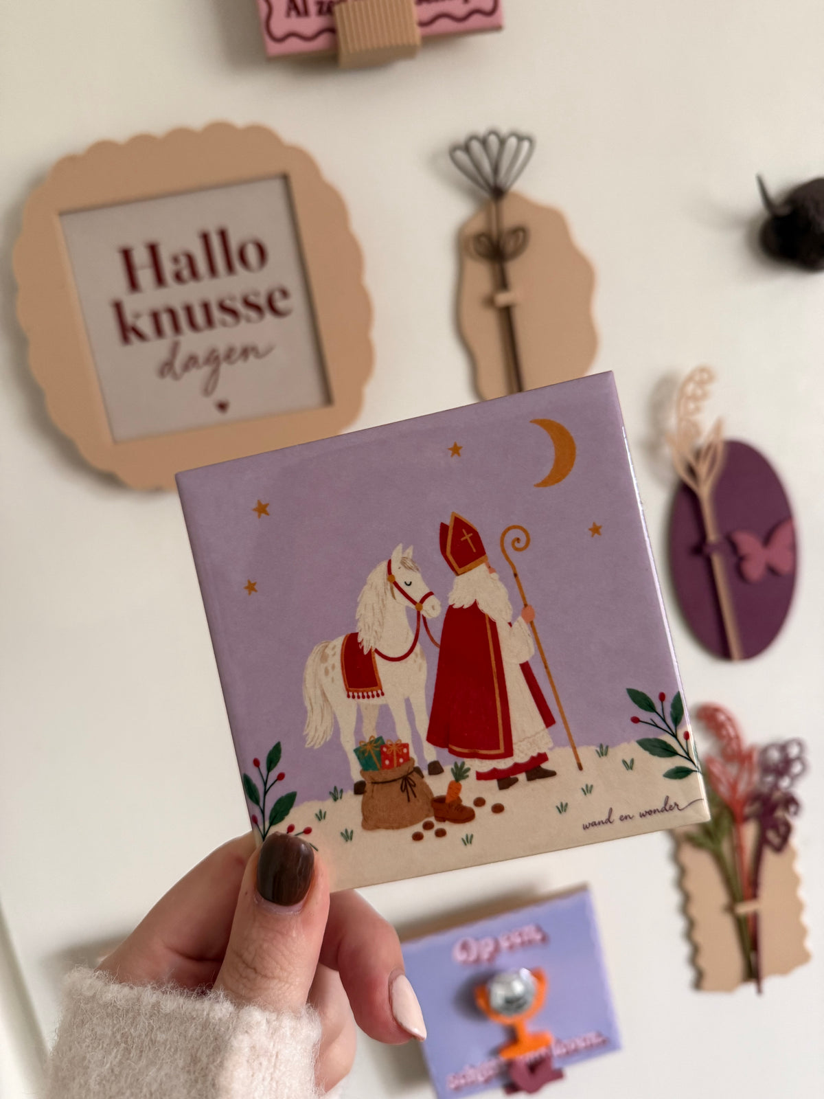 Sinterklaas en zijn paard onder de maan