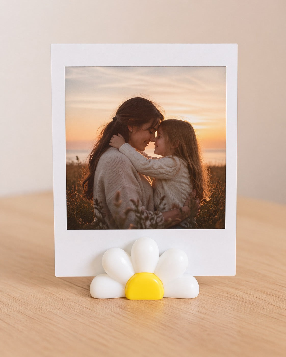 Polaroid foto met bloemhouder