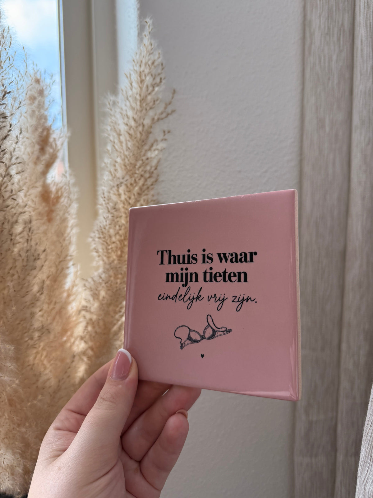 Thuis is waar mijn tieten eindelijk vrij zijn