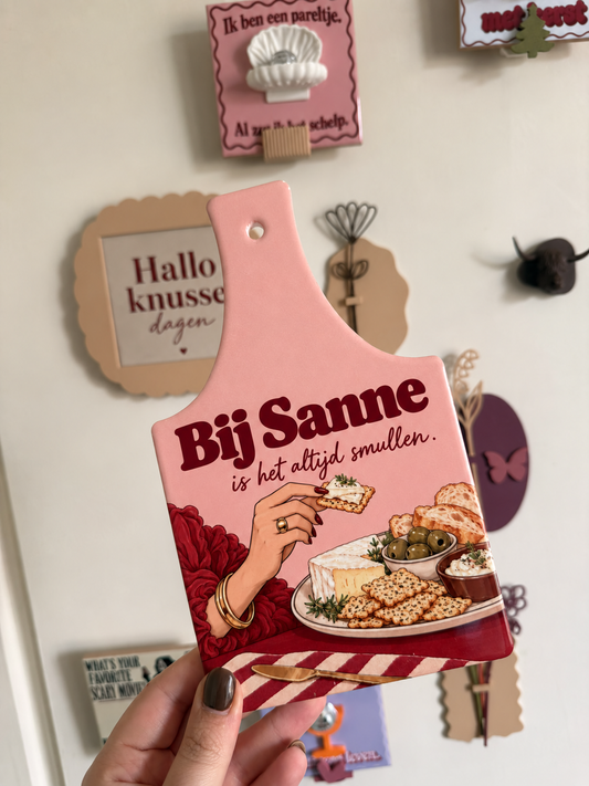 Keramieken serveerplankje met tekst Bij familie De Vries is het altijd smullen en illustratie van pizza