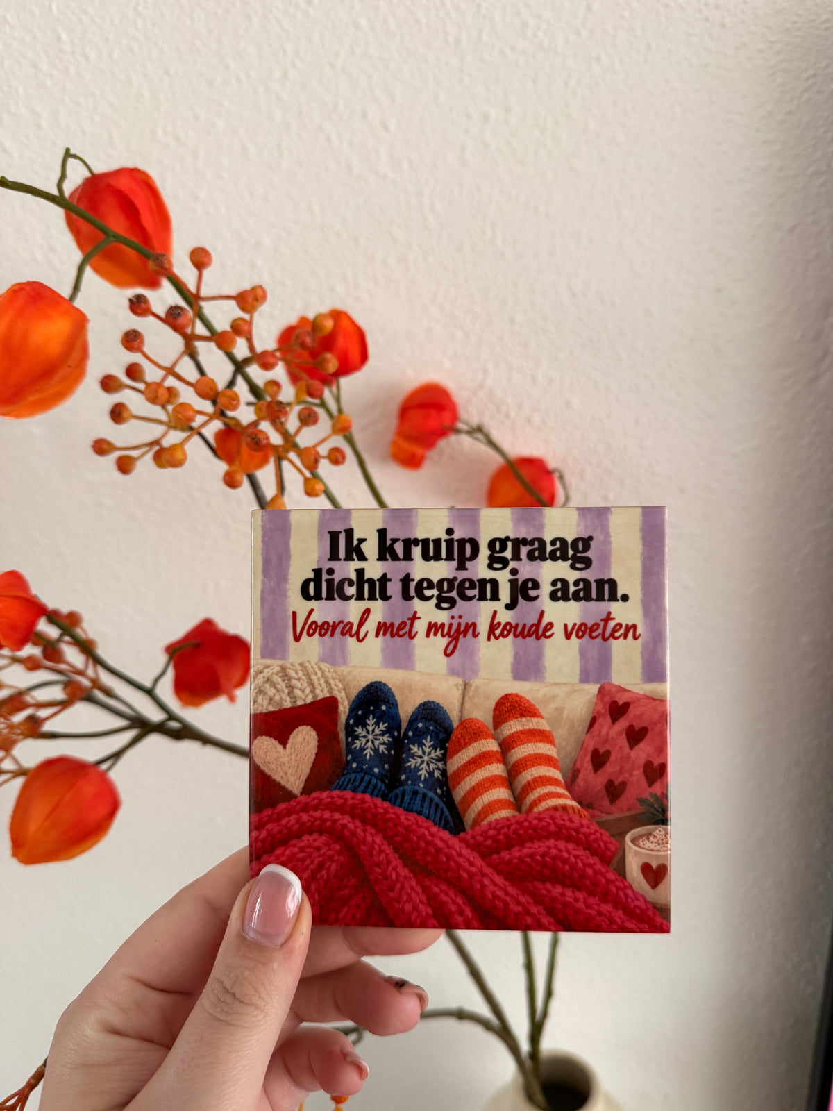 Tegel Ik kruip graag dicht tegen je aan vooral met mijn koude voeten - hoogglans 11x11 cm