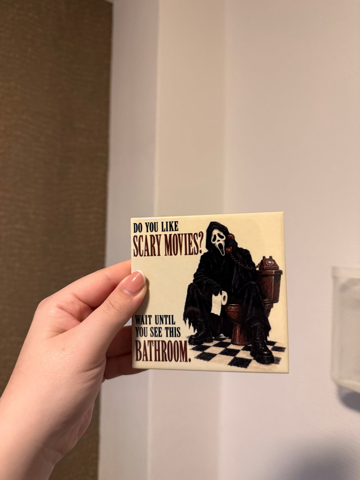 Ghostface tegel Do You Like Scary Movies Wait Until You See This Bathroom